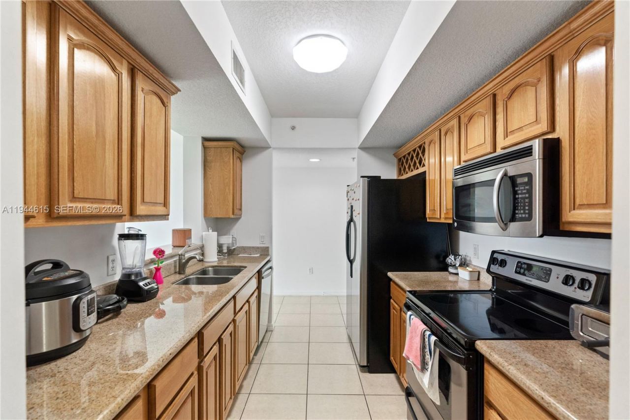 4242 NW 2nd St , Unit 1609, Miami, FL 33126 Photo