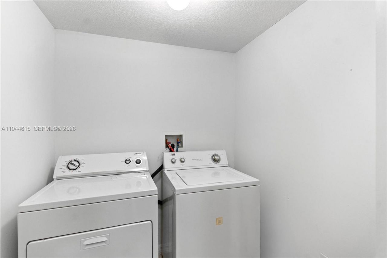 4242 NW 2nd St , Unit 1609, Miami, FL 33126 Photo