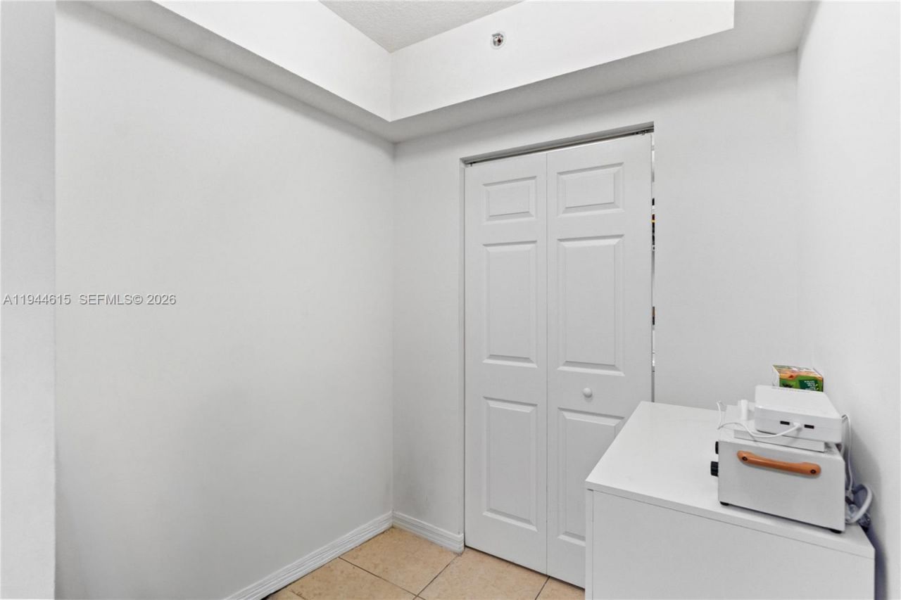 4242 NW 2nd St , Unit 1609, Miami, FL 33126 Photo