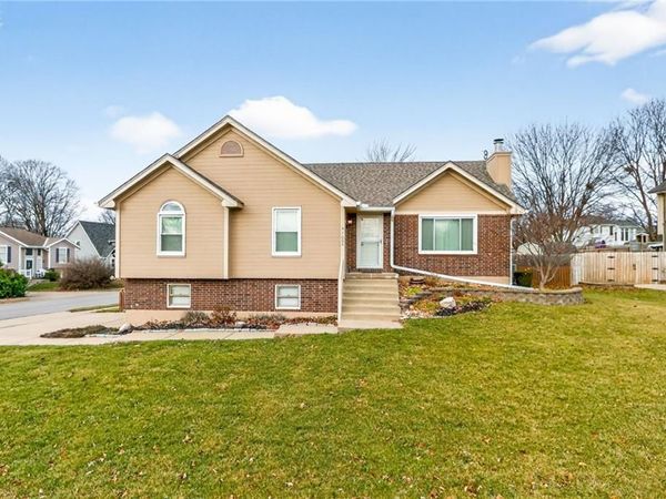 7004 N Crystal Avenue, Kansas City, MO 64119