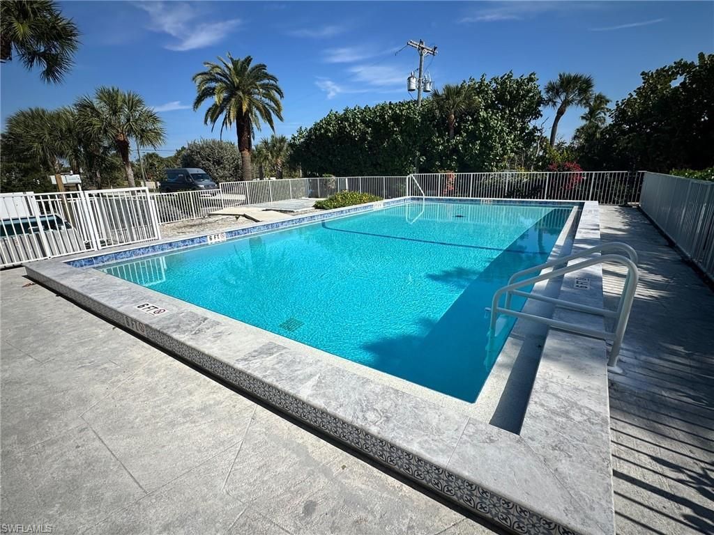 3001 W Gulf Dr, Unit 2, Sanibel, FL 33957 Photo