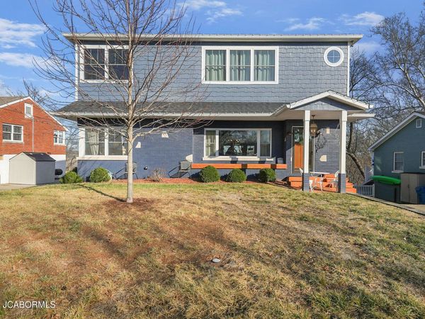 1718 HAYSELTON DRIVE, Jefferson City, MO 65109