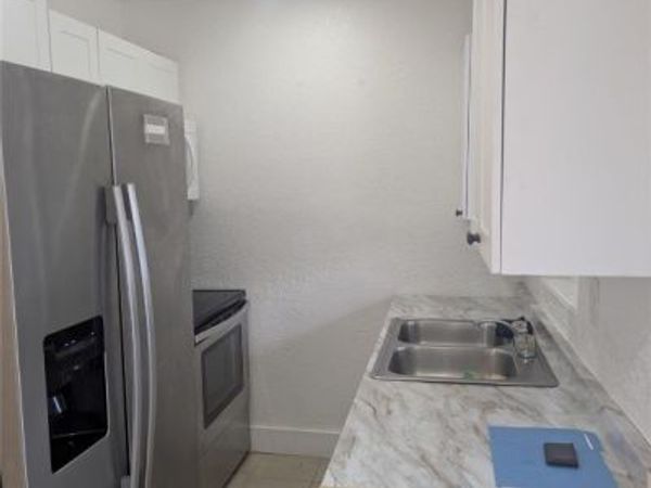 2209 NW 6th St, Fort Lauderdale, FL 33311