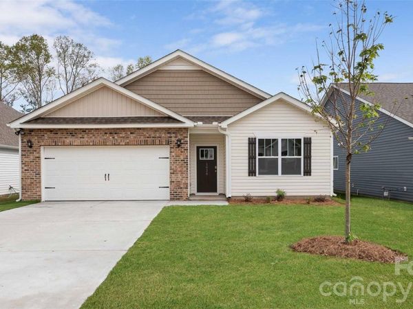 23 Ridgehaven Drive, Waynesville, NC 28786