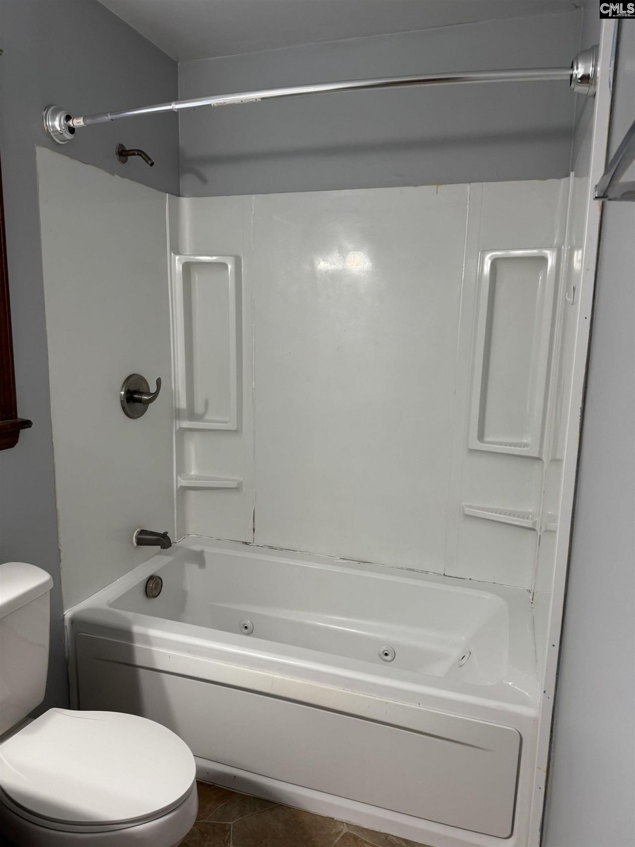 212 Briarcliffe East  Photo 11