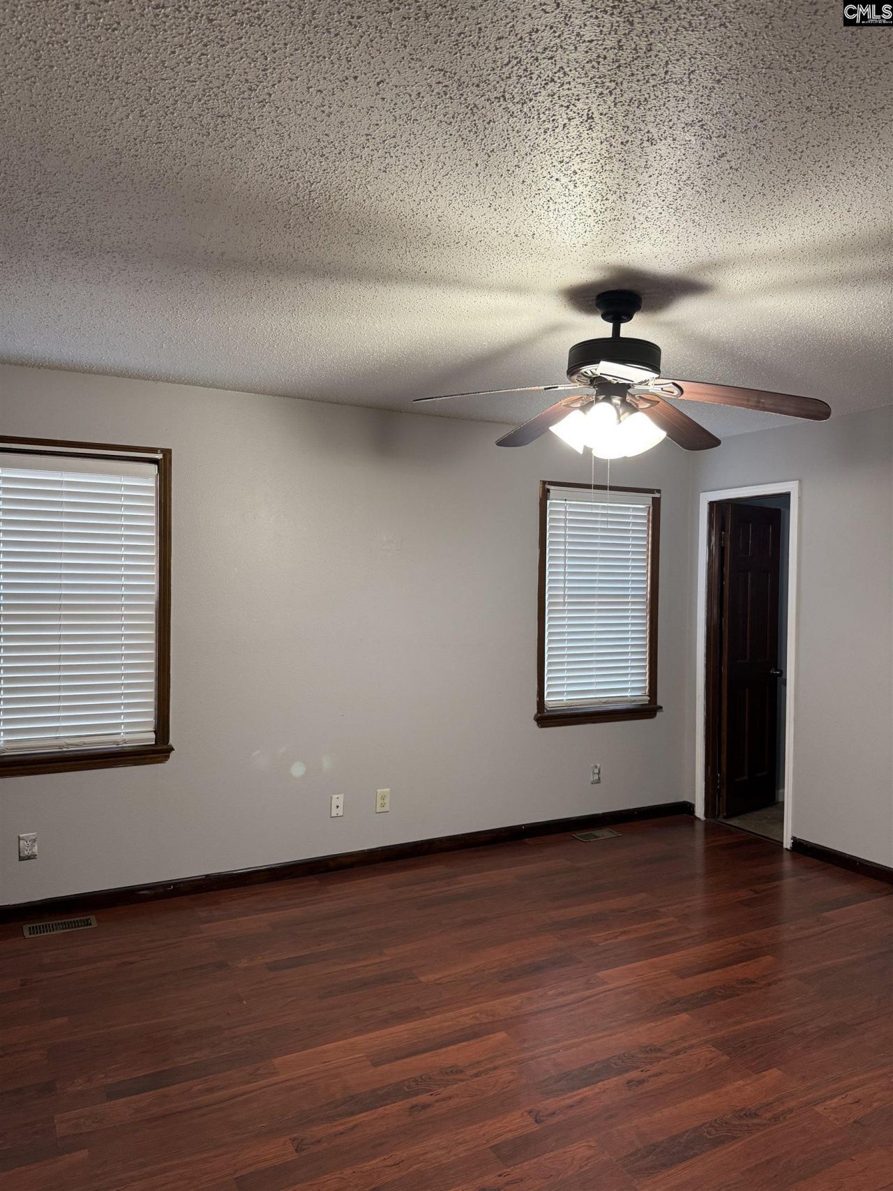 212 Briarcliffe East  Photo 8