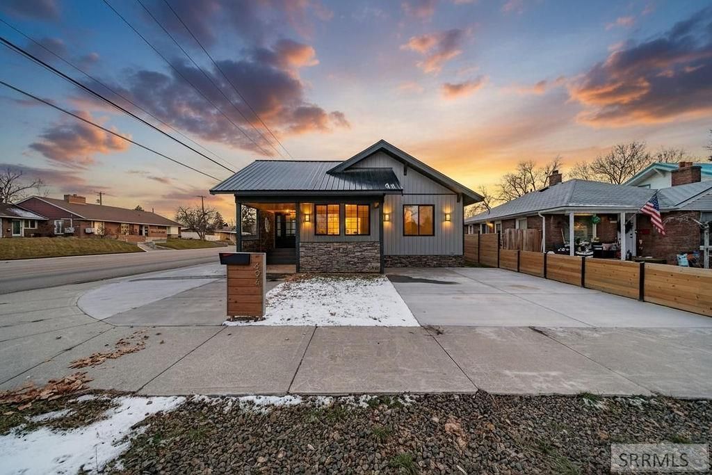 494 11th Street, Idaho Falls, ID 83404 Main Photo