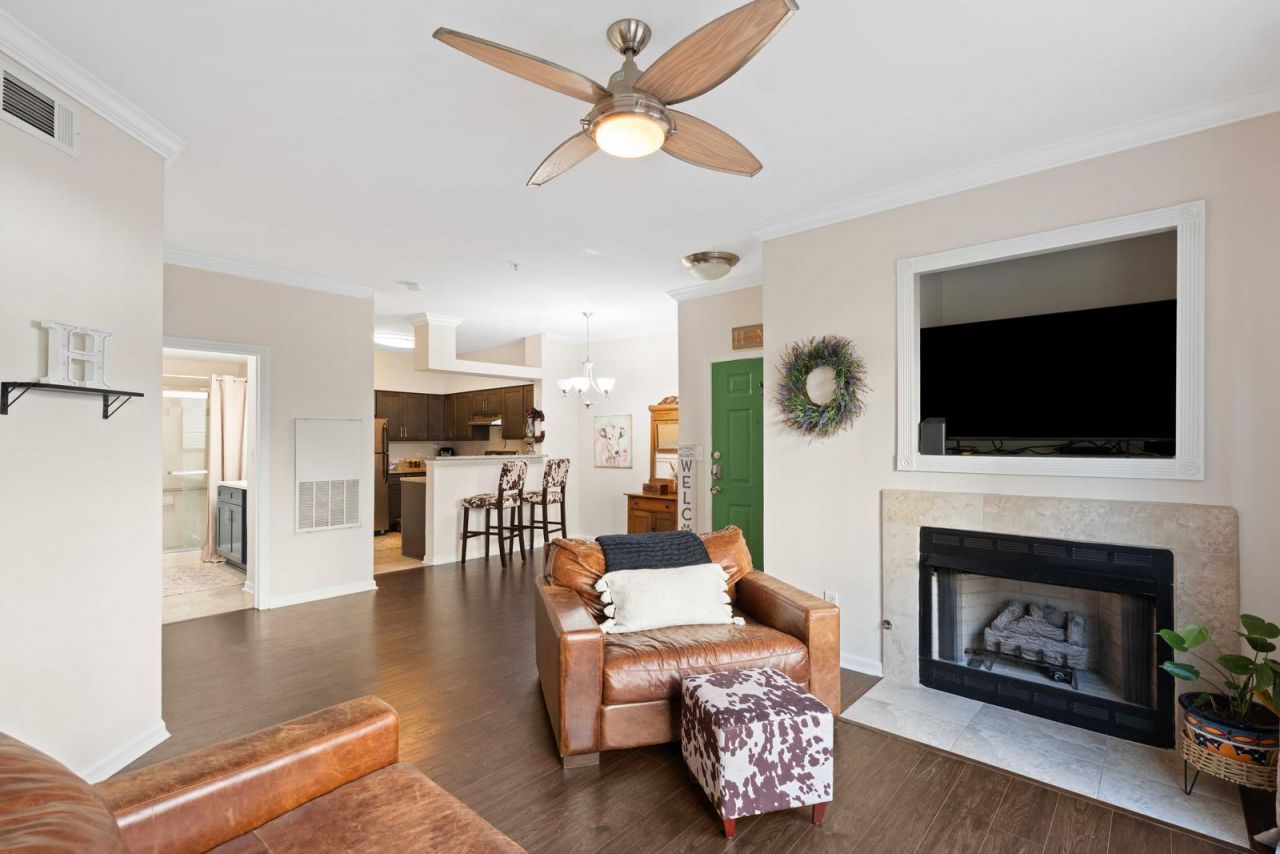 700 Daniel Ellis Drive Photo 2