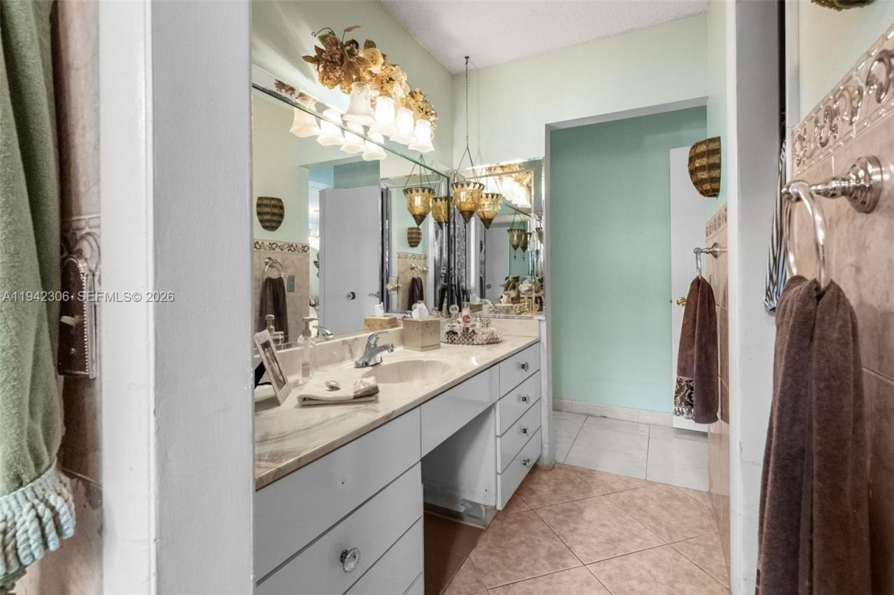 13220 SW 5th St, Miami, FL 33184 Photo