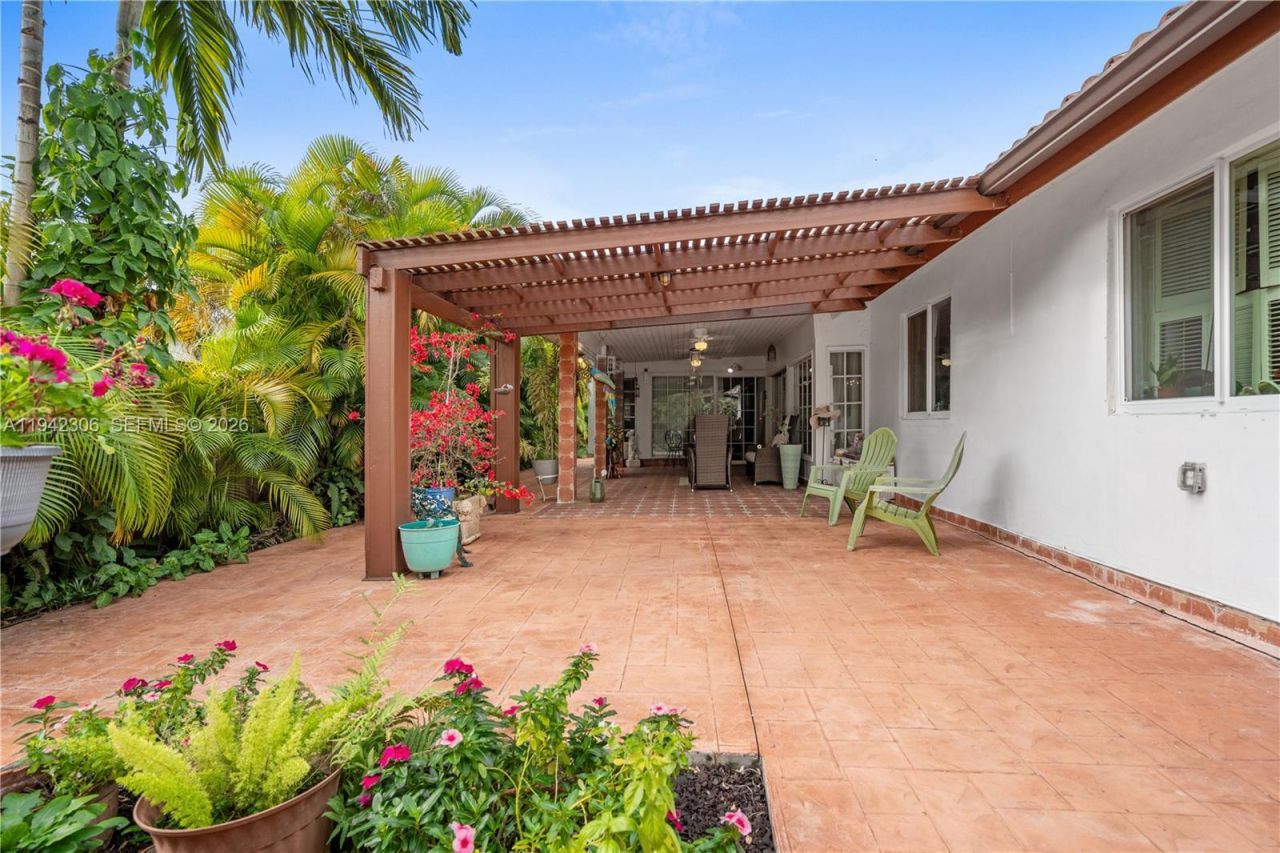 13220 SW 5th St, Miami, FL 33184 Photo