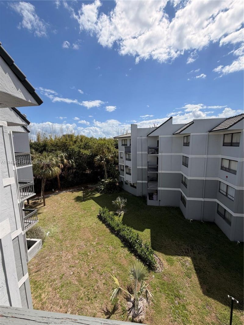 1850 N Congress Ave, Unit 409, West Palm Beach, FL 33401 Photo