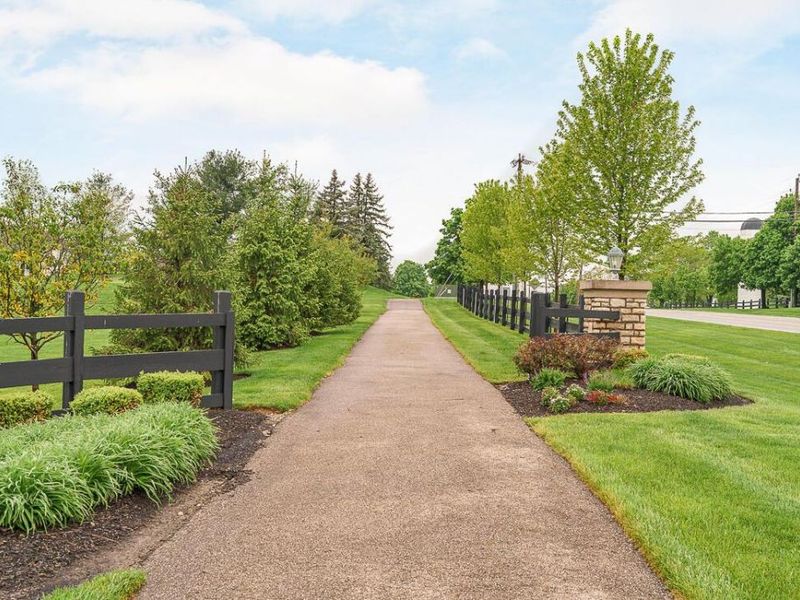 7652 Gateway Boulevard, Powell, OH 43065 Photo 40