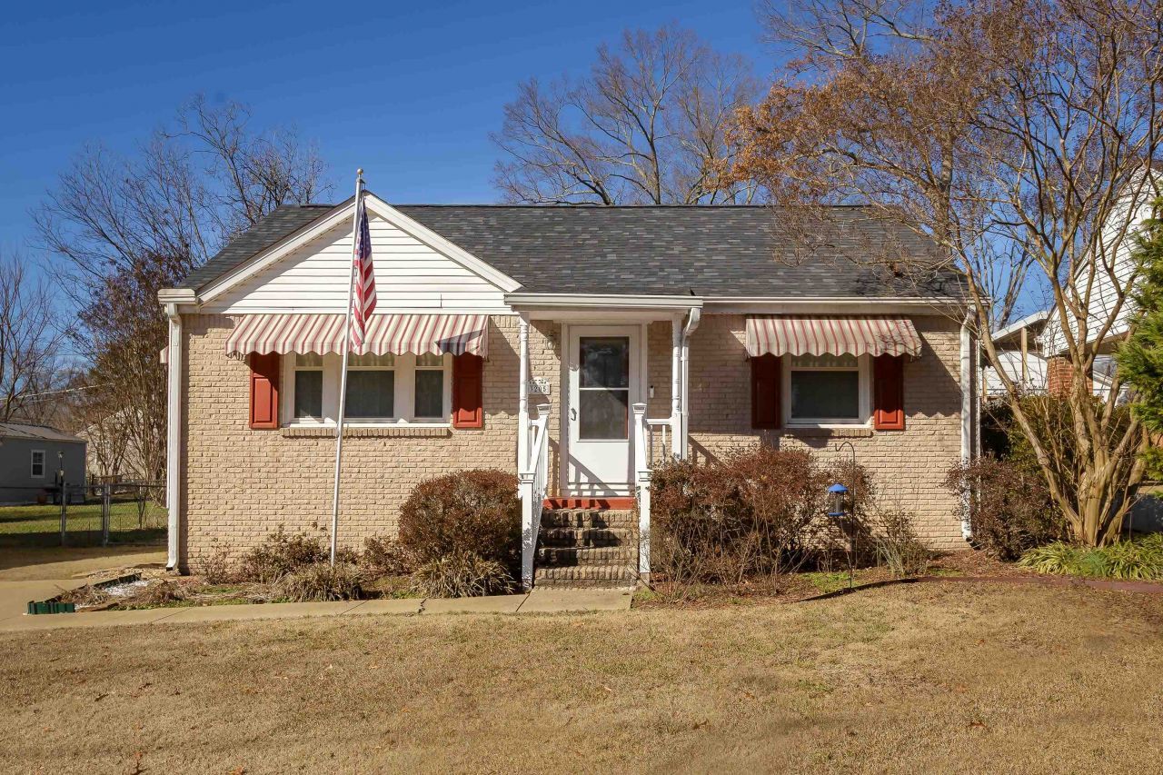 3205 Hatch Blvd, Sheffield, AL 35660 Main Photo