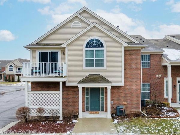 28346 Adler Park Drive, Chesterfield Twp, MI 48051