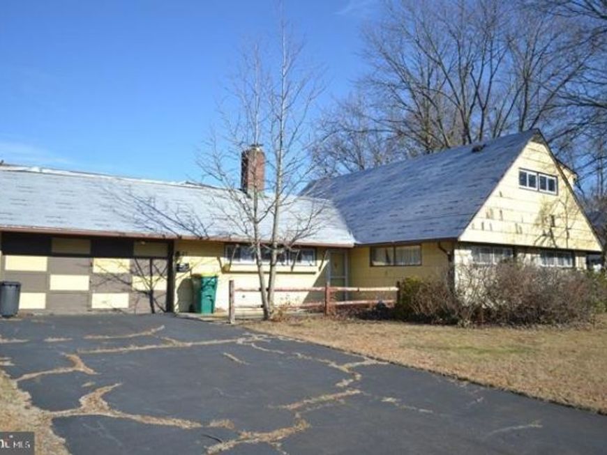 27 Spicebush Road, Levittown, PA 19056 Main Photo