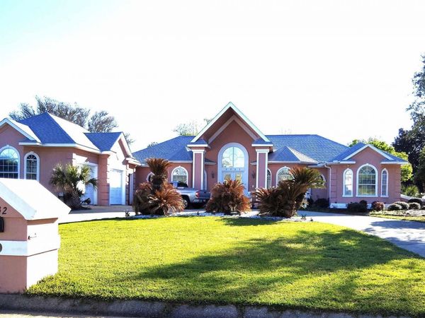 5542 Oakmont Dr, Pace, FL 32571