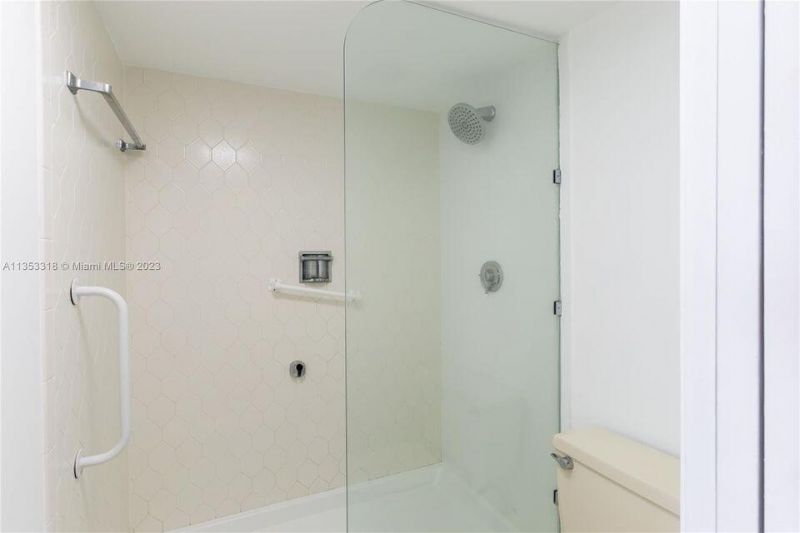 2400 Presidential Way, Unit 403, West Palm Beach, FL 33401 Photo