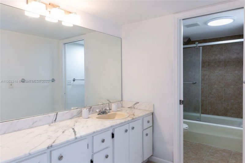 2400 Presidential Way, Unit 403, West Palm Beach, FL 33401 Photo