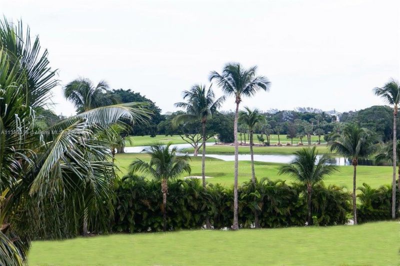 2400 Presidential Way, Unit 403, West Palm Beach, FL 33401 Photo