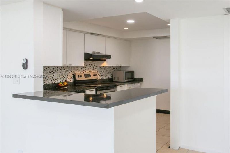 2400 Presidential Way, Unit 403, West Palm Beach, FL 33401 Photo