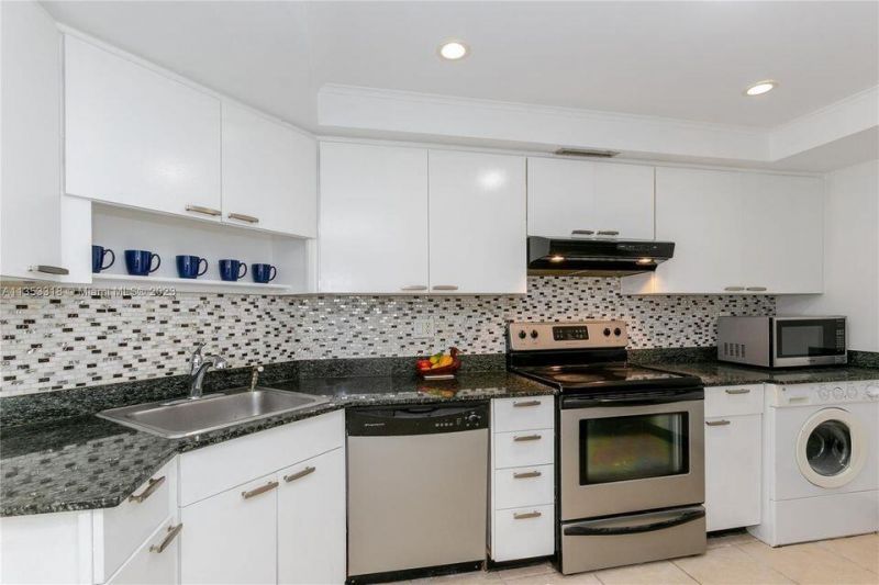 2400 Presidential Way, Unit 403, West Palm Beach, FL 33401 Photo