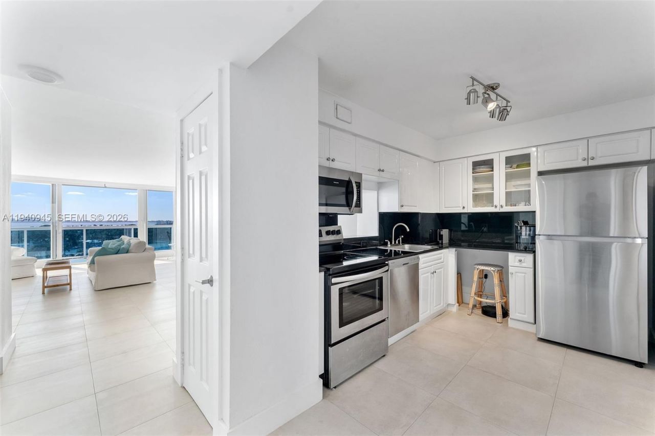 6770 Indian Creek Dr, Unit 14J, Miami Beach, FL 33141 Photo