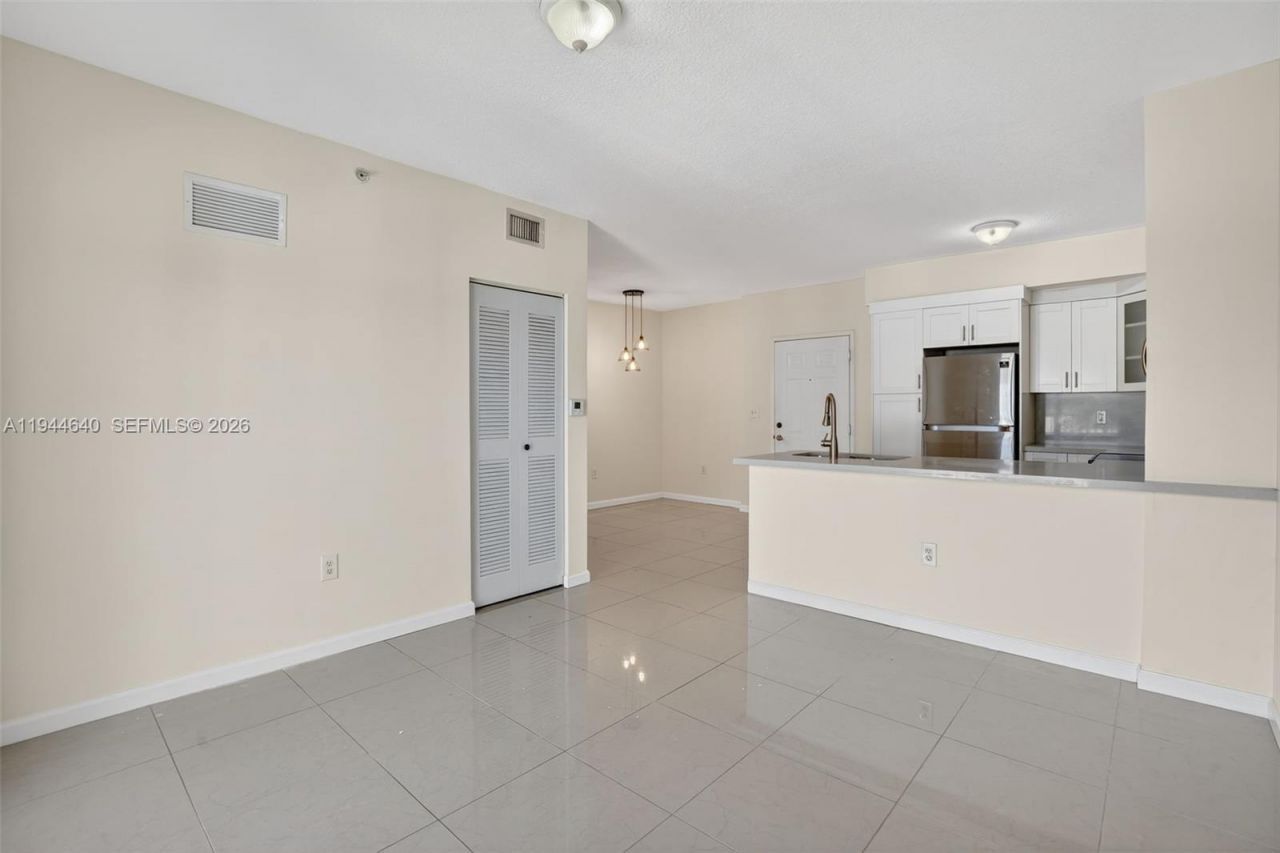 11060 SW 196th St, Unit 605, Cutler Bay, FL 33157 Photo