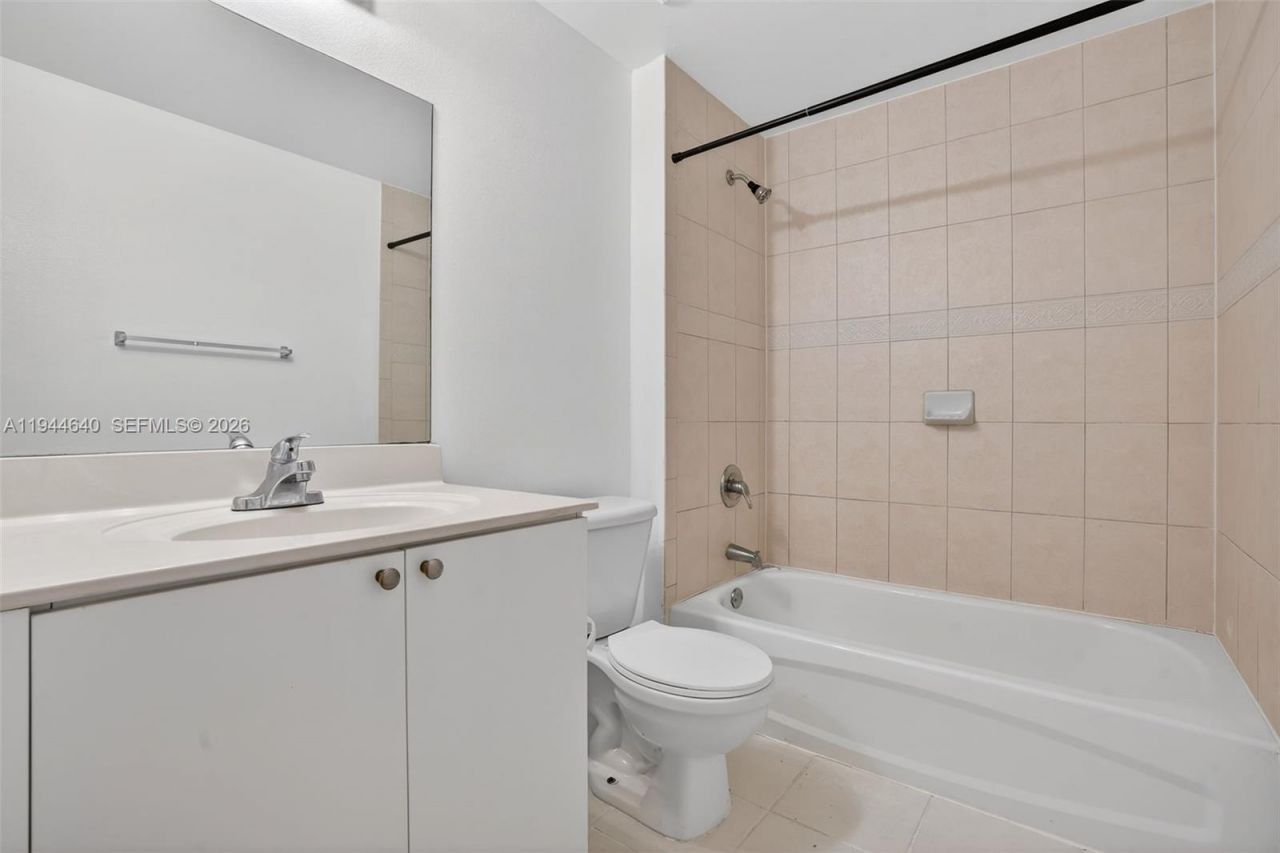 11060 SW 196th St, Unit 605, Cutler Bay, FL 33157 Photo