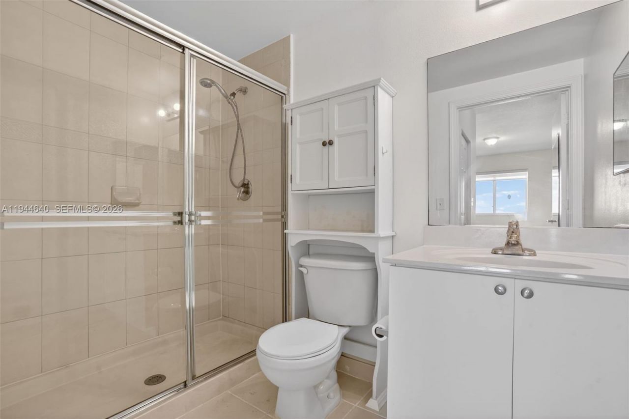 11060 SW 196th St, Unit 605, Cutler Bay, FL 33157 Photo