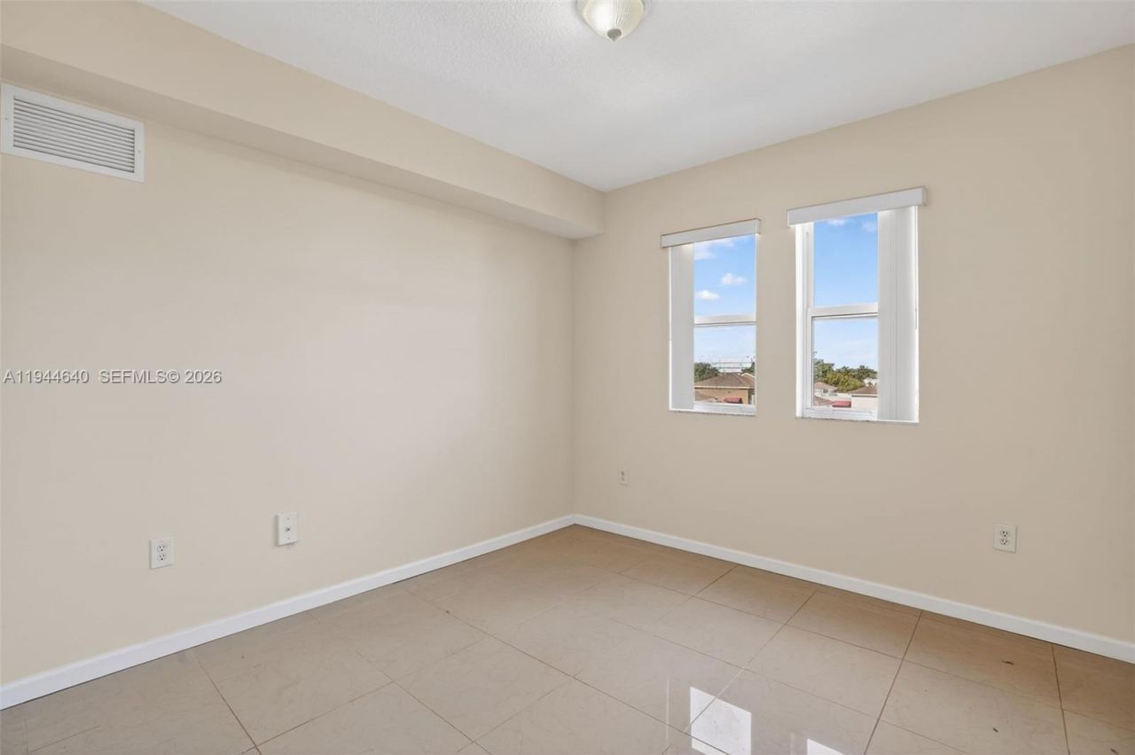 11060 SW 196th St, Unit 605, Cutler Bay, FL 33157 Photo