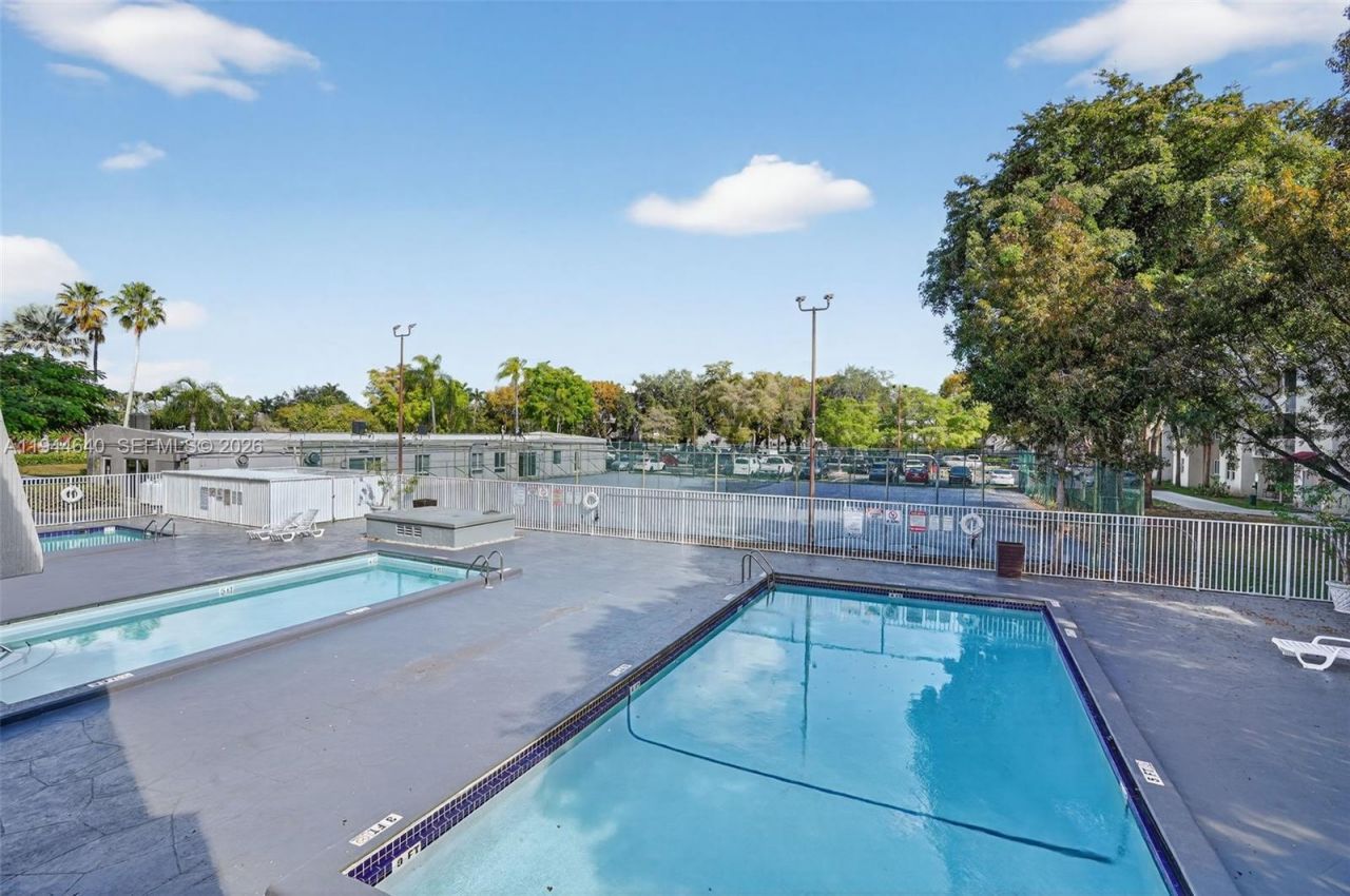 11060 SW 196th St, Unit 605, Cutler Bay, FL 33157 Photo