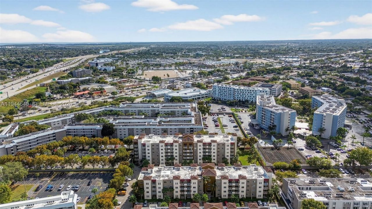 11060 SW 196th St, Unit 605, Cutler Bay, FL 33157 Photo