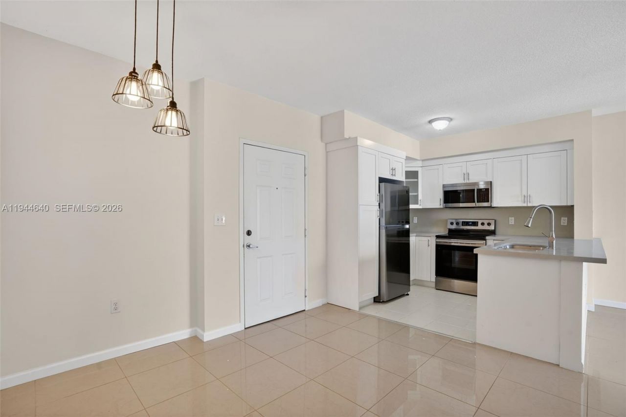 11060 SW 196th St, Unit 605, Cutler Bay, FL 33157 Photo