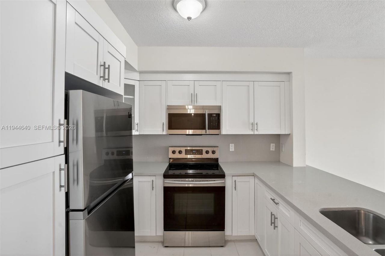 11060 SW 196th St, Unit 605, Cutler Bay, FL 33157 Photo