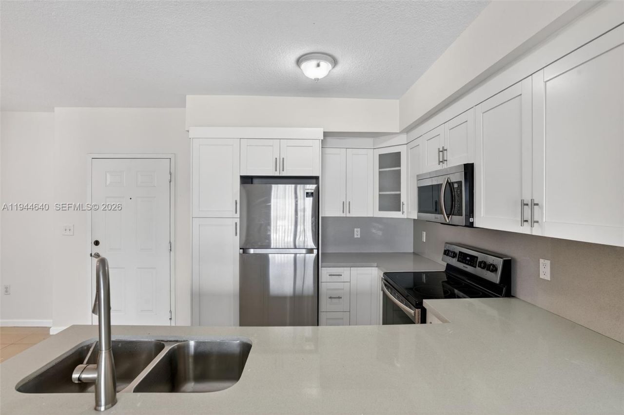 11060 SW 196th St, Unit 605, Cutler Bay, FL 33157 Photo