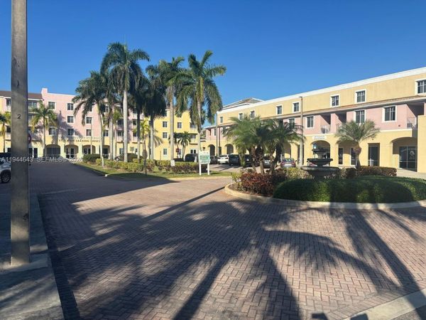 3401 N State Road 7 , Unit 4040, Lauderdale Lakes, FL 33319