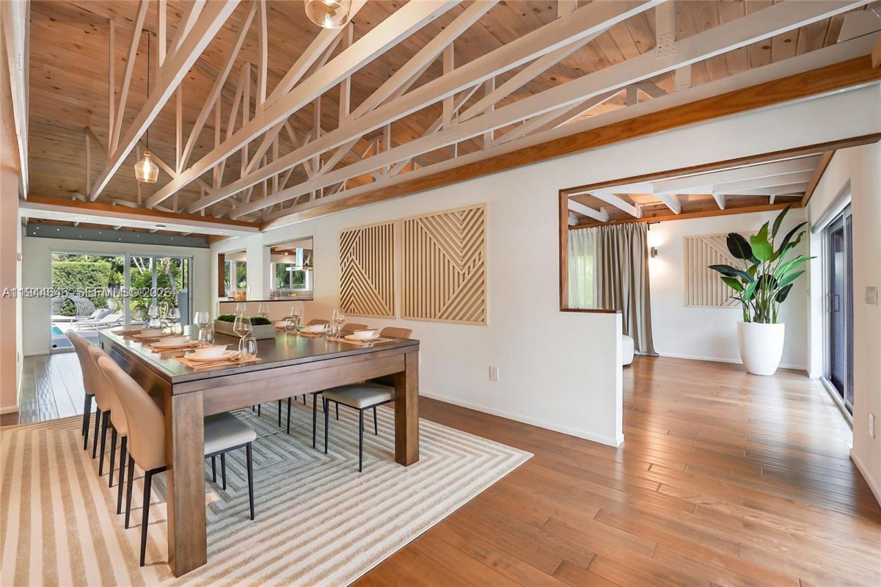 5910 N Bayshore Dr, Miami, FL 33137 Photo