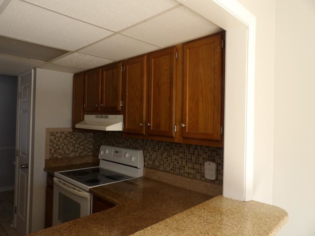 951 Plantation Dr. Photo 7