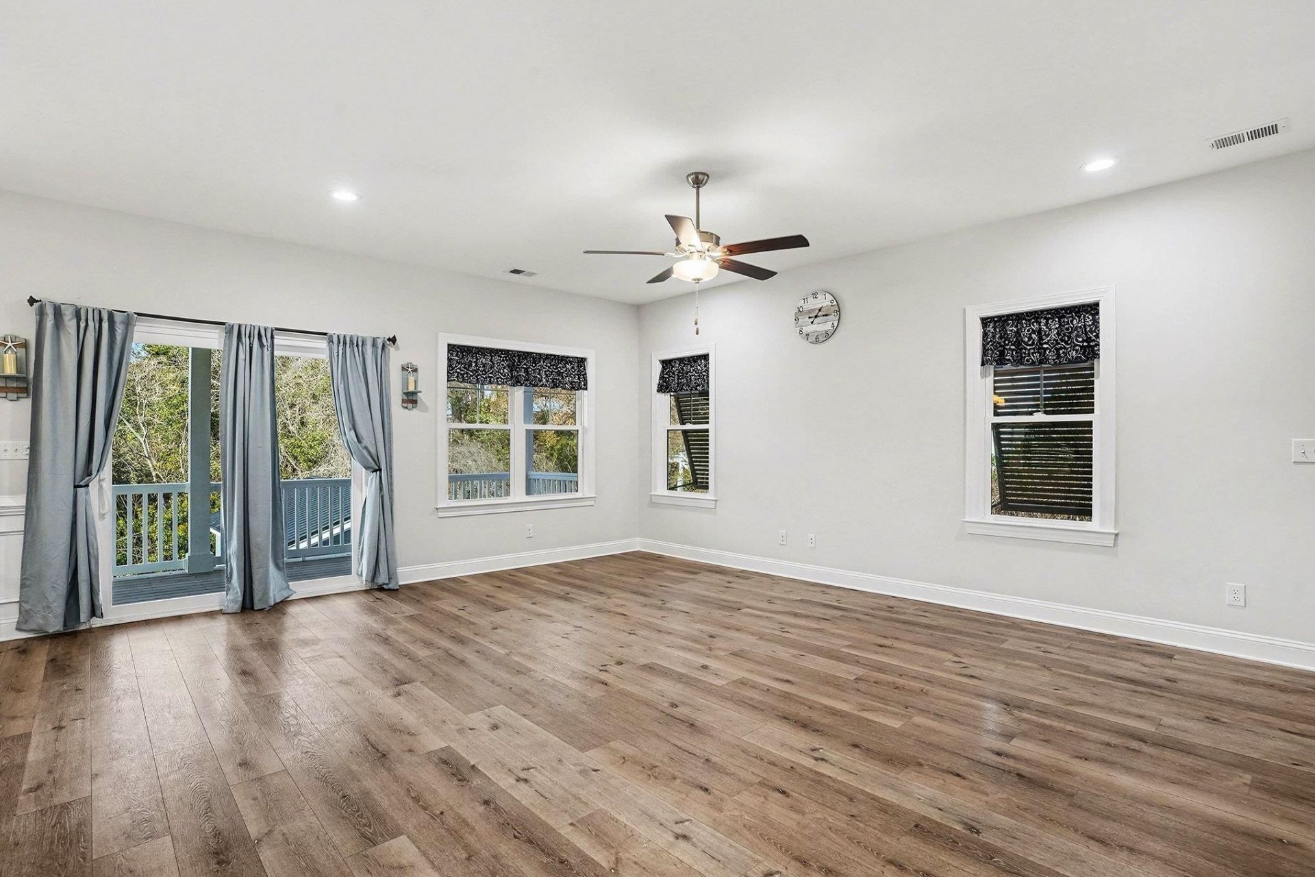 129 Litchfield Landing Photo 9