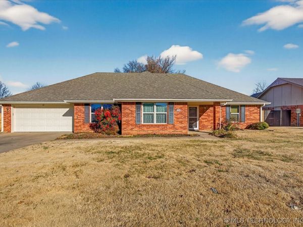 2704 SE Hillsboro Road, Bartlesville, OK 74006