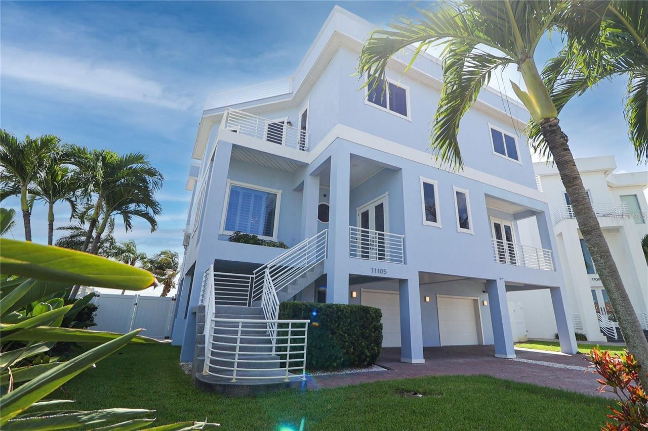 11105 5th Street E, Treasure Island, FL 33706 Main Photo