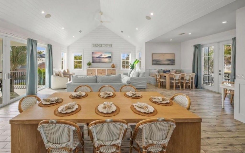 2175 Avenue A, Bradenton Beach, FL 34217 Photo