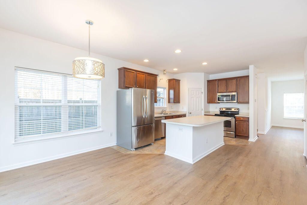 1749 Towne Street Photo 14