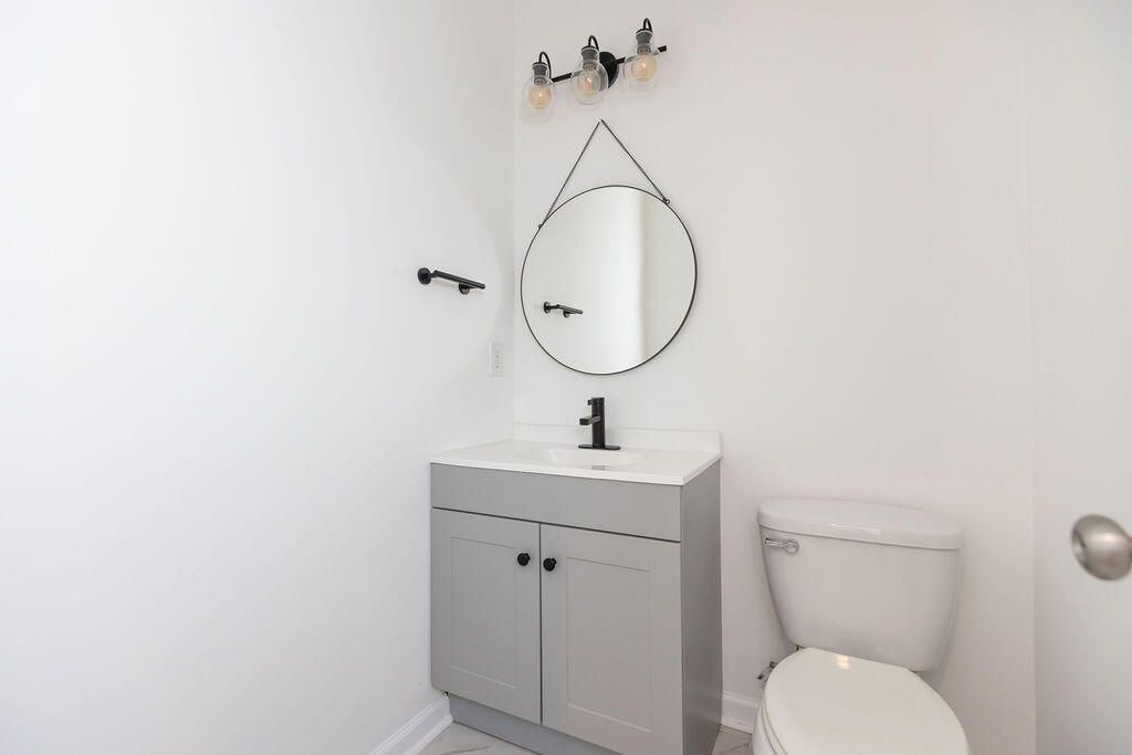 1749 Towne Street Photo 19