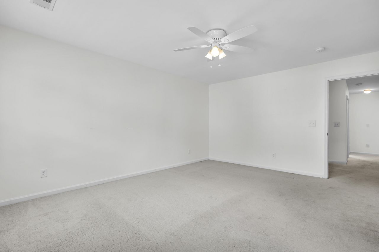 1749 Towne Street Photo 21