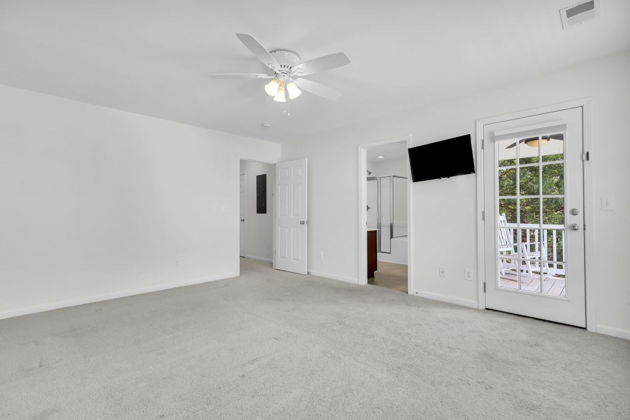 1749 Towne Street Photo 22