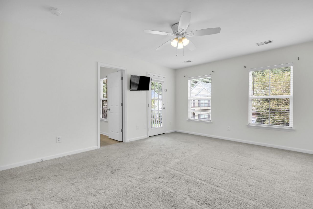 1749 Towne Street Photo 23