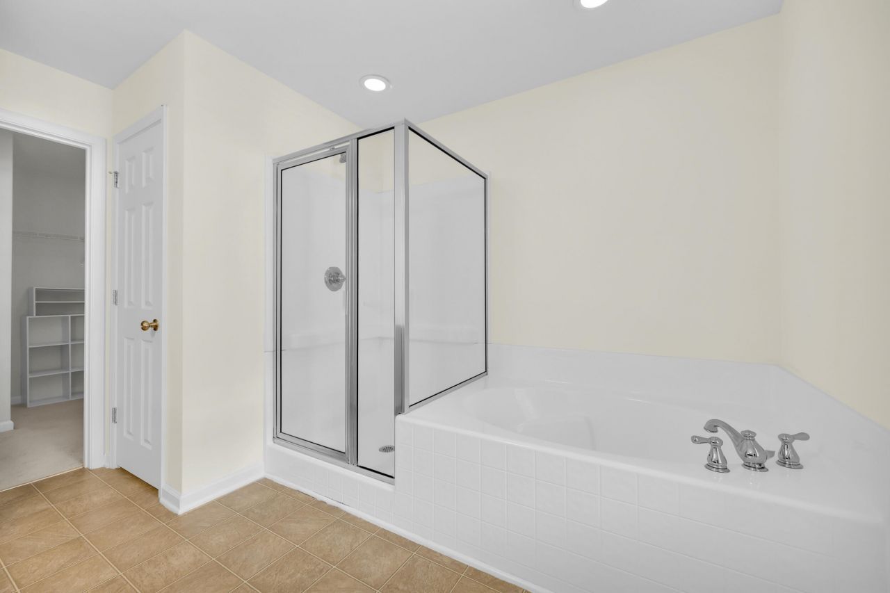 1749 Towne Street Photo 26