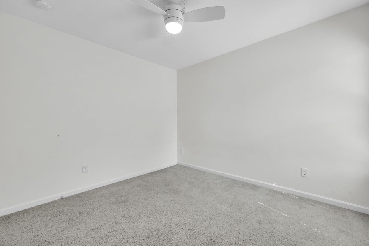 1749 Towne Street Photo 30