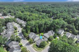 1749 Towne Street photo 4